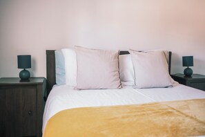 Apartment, 2 Schlafzimmer, Stadtblick | 2 Schlafzimmer, Verdunkelungsvorhänge, Bügeleisen/Bügelbrett