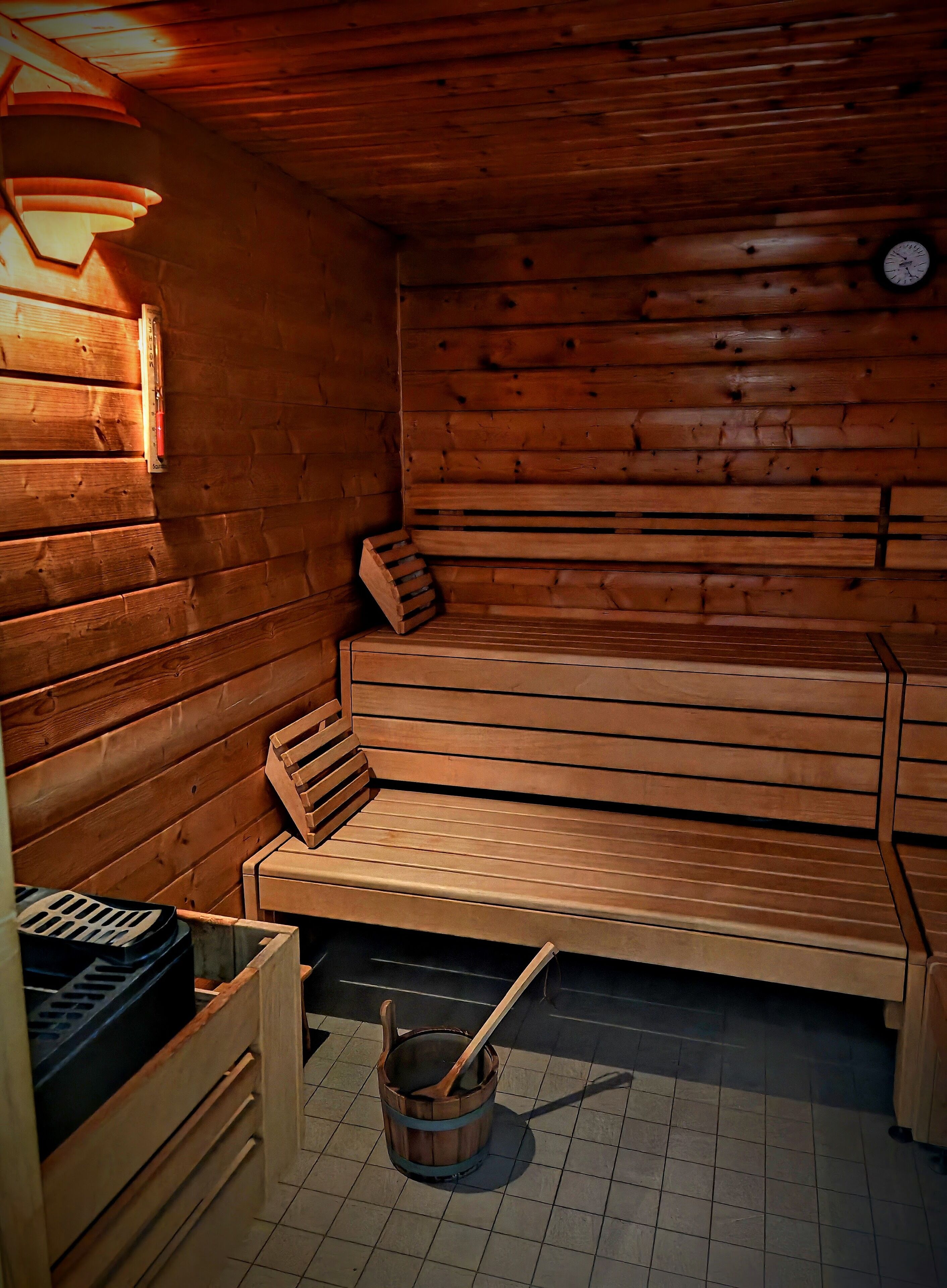 sauna, hot tub, steam room, mud baths
