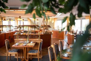 包含每日自助早餐