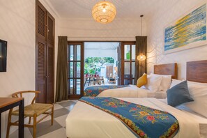 Villa, 2 Yatak Odası | 2 yatak odası, odada kasa, ayrı ayrı döşenmiş, masa 