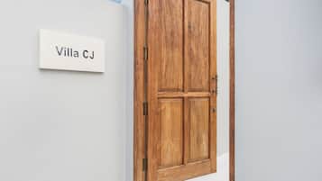 Entrada al alojamiento