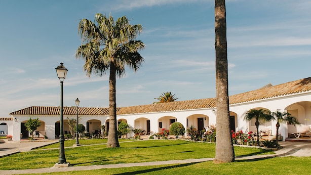 Front of property - Hotel La Codorniz (Tarifa)