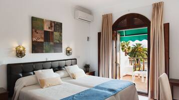 Twin Room, Terrace | Minibar, free cots/infant beds, rollaway beds, free WiFi