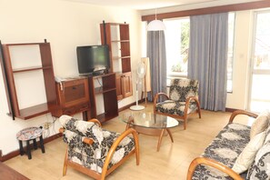 En 32-tommers LCD-TV med Parabol-TV samt TV