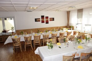 Daily buffet breakfast for a fee - Hotel Wiedenhof (Hilden)