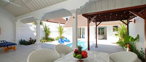 Family Villa, 2 Bedrooms, Private Pool | Living area