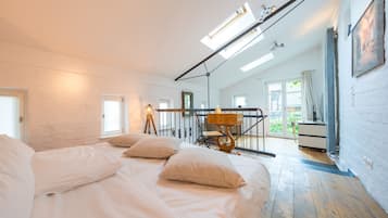 Apartment (Scheune) | Individually decorated, individually furnished, desk, free WiFi