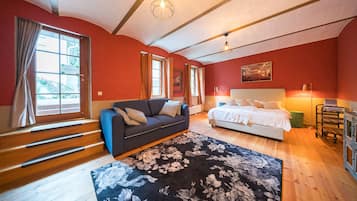 Apartamento de diseño (Rote Remise) | Decoración individual, mobiliario individual, escritorio y wifi gratis
