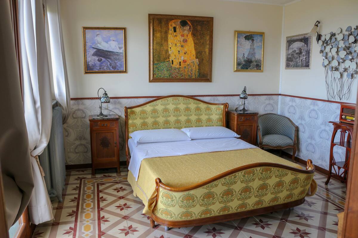 In-room safe, free cots/infant beds, free WiFi