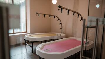 Sauna, bain à remous, hammam