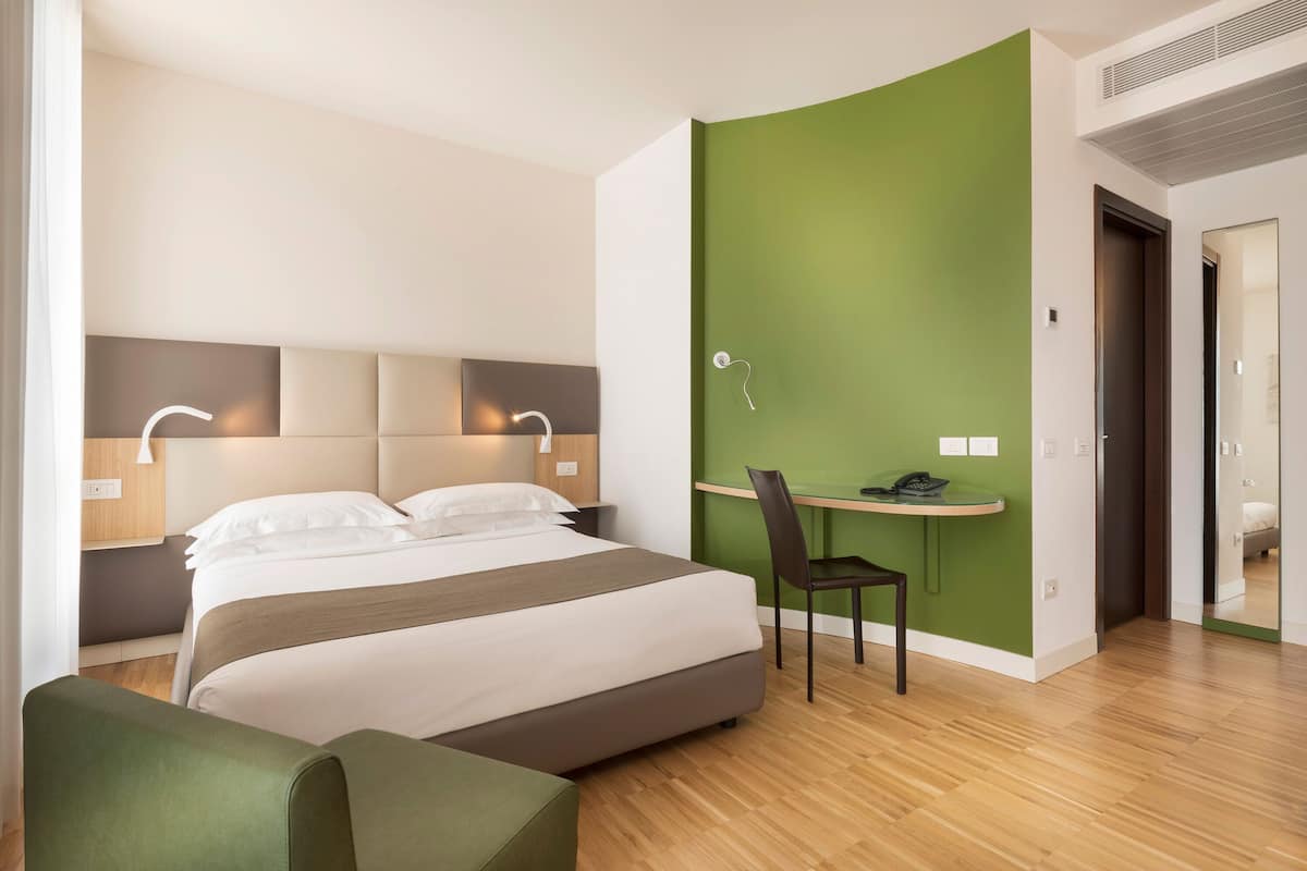 Double Room (Premiere) | Minibar, in-room safe, desk, blackout drapes