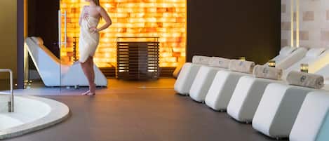 Sauna, boblebad, dampbad, kropsbehandlinger, body scrub-behandlinger