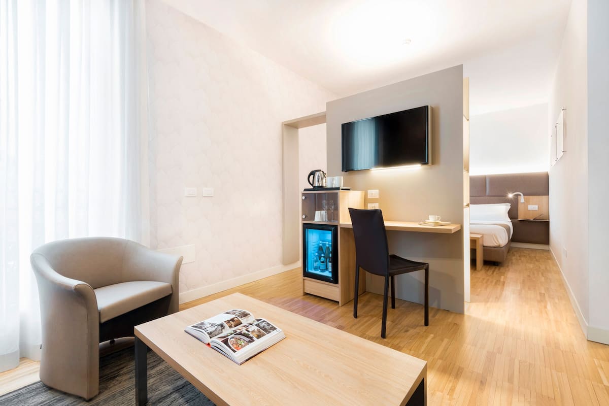 Minibar, in-room safe, desk, blackout drapes