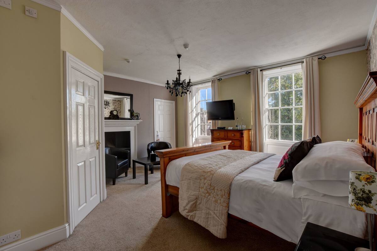 Adventure Room (King Size Bed)