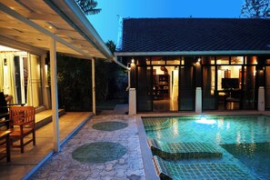 Front of property - evening/night - Emerald Sands Beach Villa (Koh Samui)