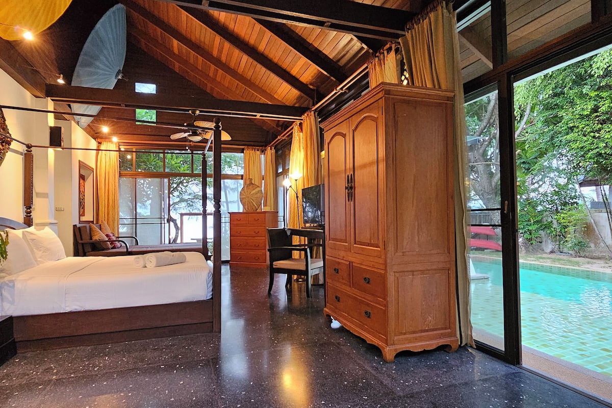 4 bedrooms, in-room safe, individually decorated, individually furnished