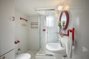 Bathroom - Protaras Coral Seaview Suite (Paralimni)