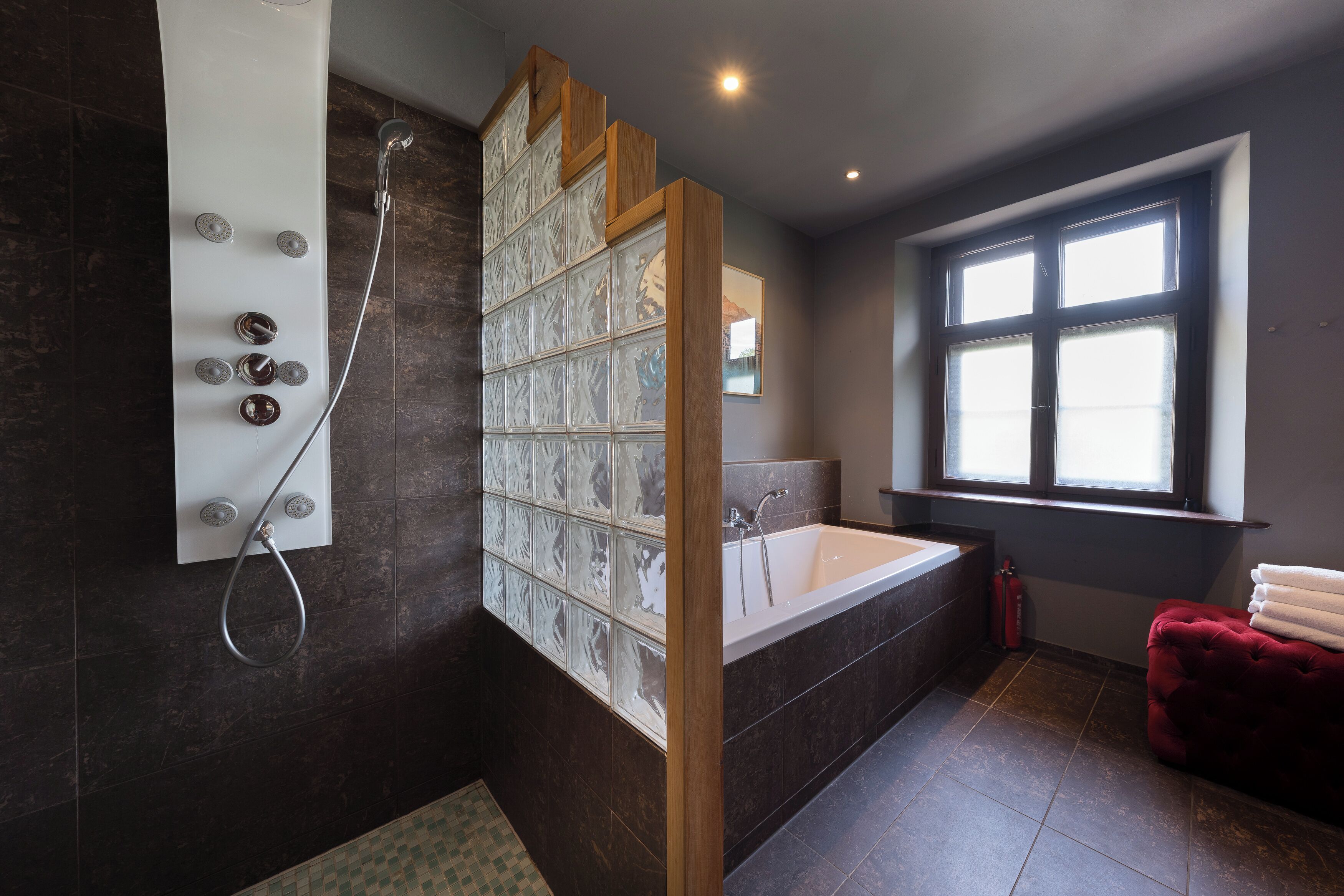 Design Apartment | 2 bedrooms, individually decorated, individually furnished