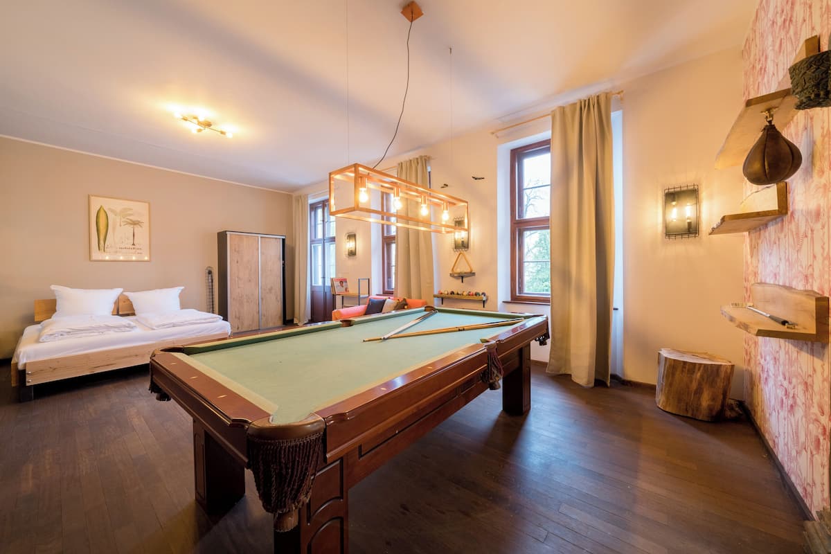 Design-Apartment | 2 Schlafzimmer, Bügeleisen/Bügelbrett, kostenlose Babybetten