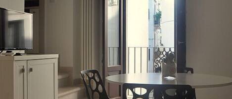 Junior Suite, Balcony | Living area | Flat-screen TV