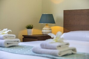 3 bedrooms, in-room safe, desk, iron/ironing board - Protaras Galleria Sunset Villa (Paralimni)