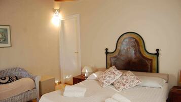 1 Schlafzimmer, Reisekinderbett, kostenloses WLAN, Bettwäsche