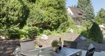 Bright, large vacation apartment "La Perla Seapearl" close to the lake