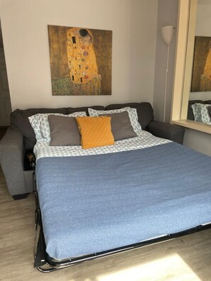 2 bedrooms, desk, iron/ironing board, travel crib