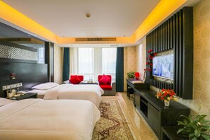 Desk, blackout curtains, free WiFi, bed sheets - Rafael Hotel (Xi'an)