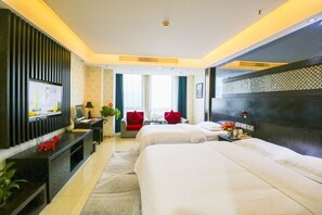 Desk, blackout curtains, free WiFi, bed sheets - Rafael Hotel (Xi'an)