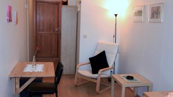 Desk, blackout curtains, free WiFi, bed sheets