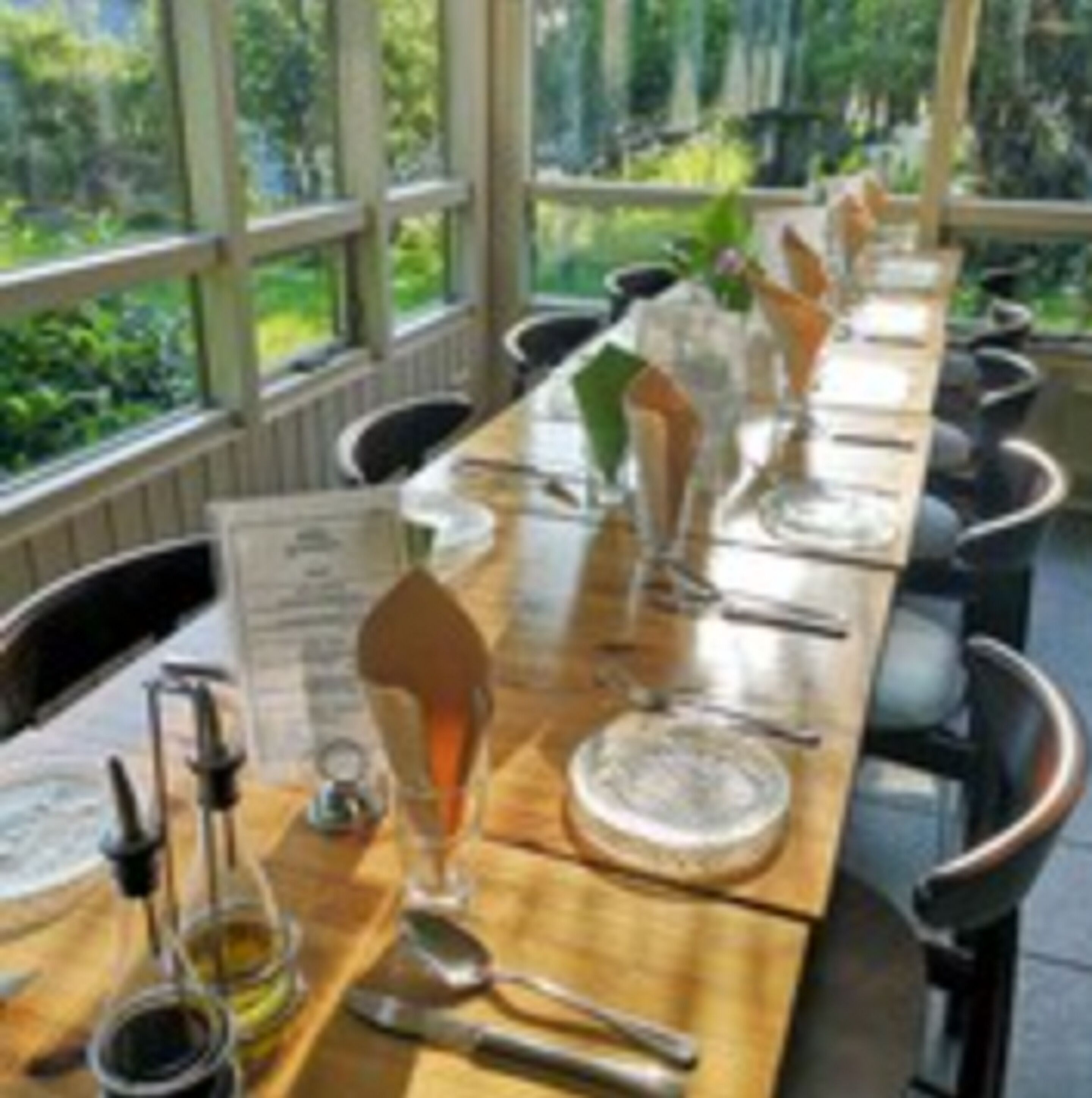 Breakfast and dinner served