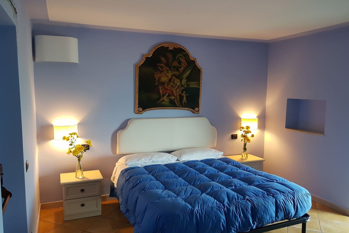 Quarto casal, vista para o mar | Cofres nos quartos, escrivaninha, cortinas blackout, Wi-Fi de cortesia