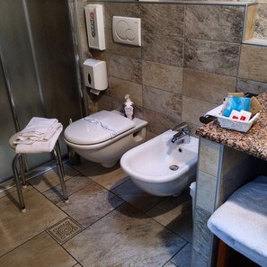 Double Room | Bathroom