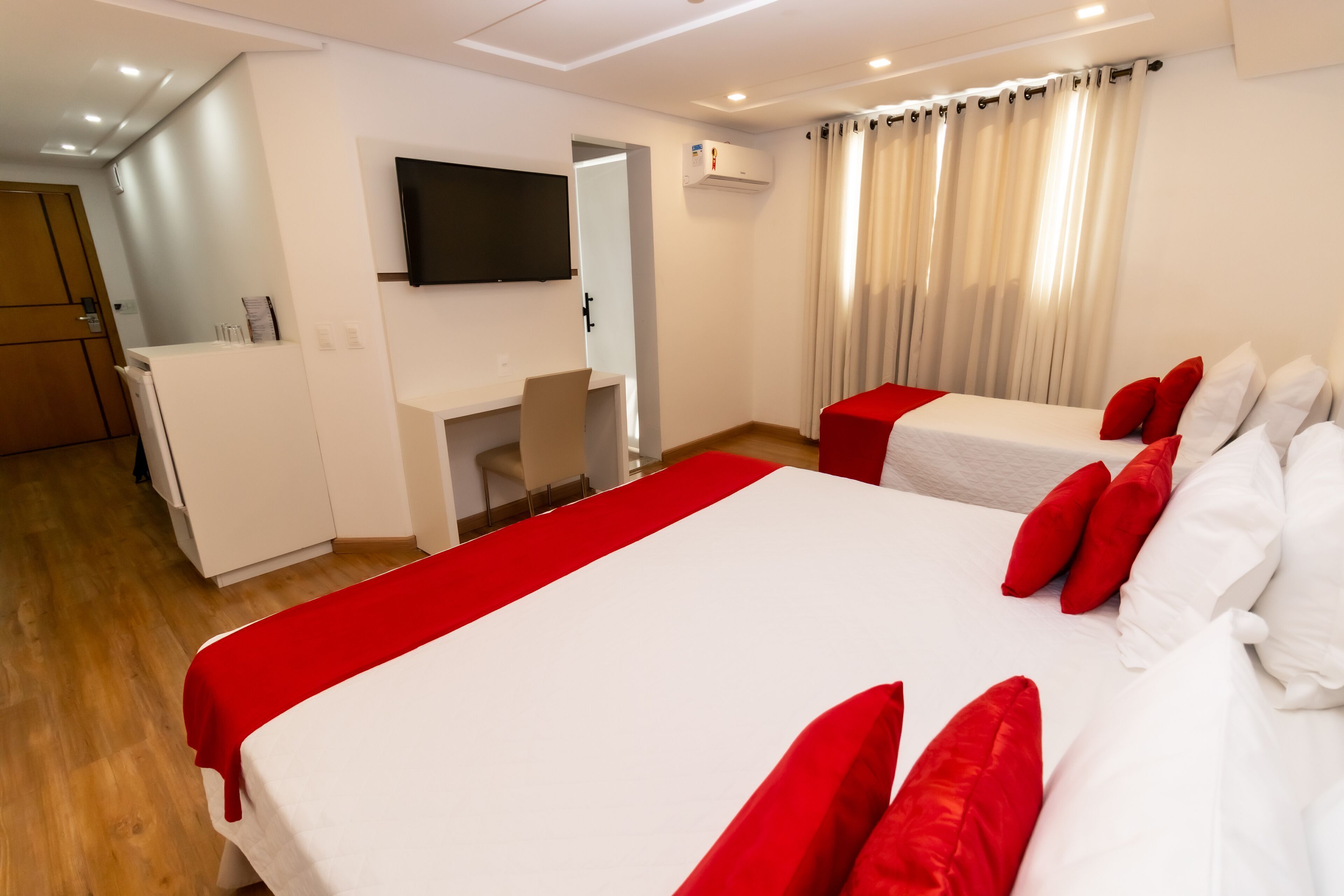 Free WiFi, bed sheets