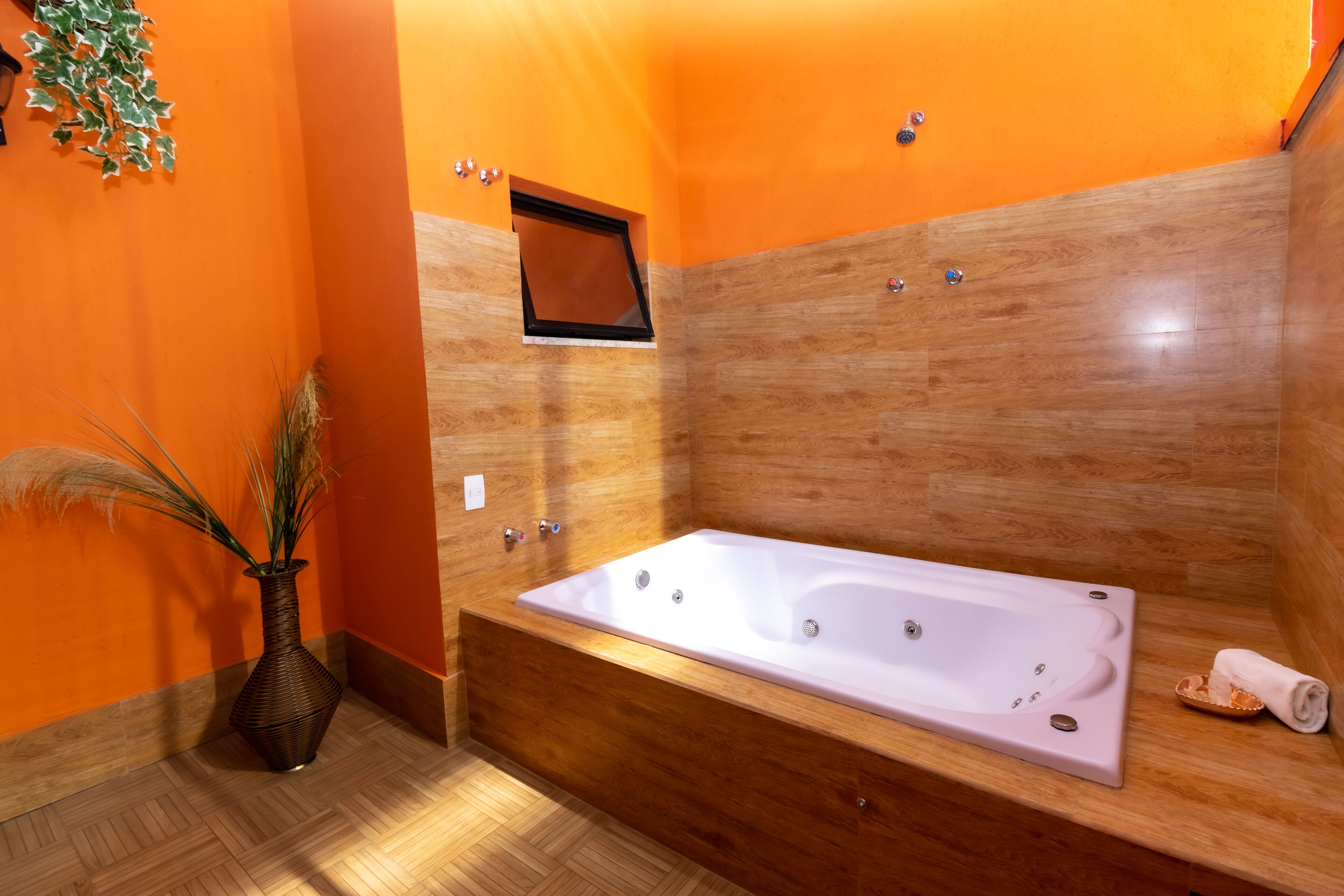 deluxe suite, jetted tub | private spa tub