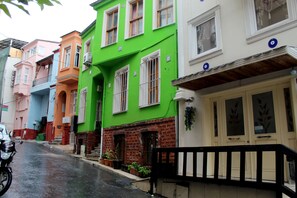 Front of property - Miklagord Hotel (Istanbul)