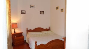Basic Double Room, 1 Bedroom (Shared Bathroom) | Free WiFi - La Valle Del Poeta (Castelfidardo)