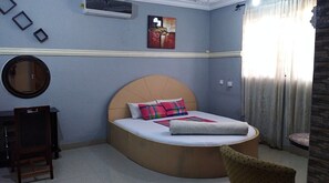 エグゼクティブ ルーム 禁煙 | ミニバー、デスク、遮光カーテン、アイロン / アイロン台