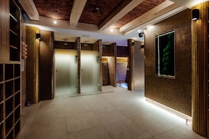 Sauna, spa, bain de vapeur, soins du corps, hydrothérapie