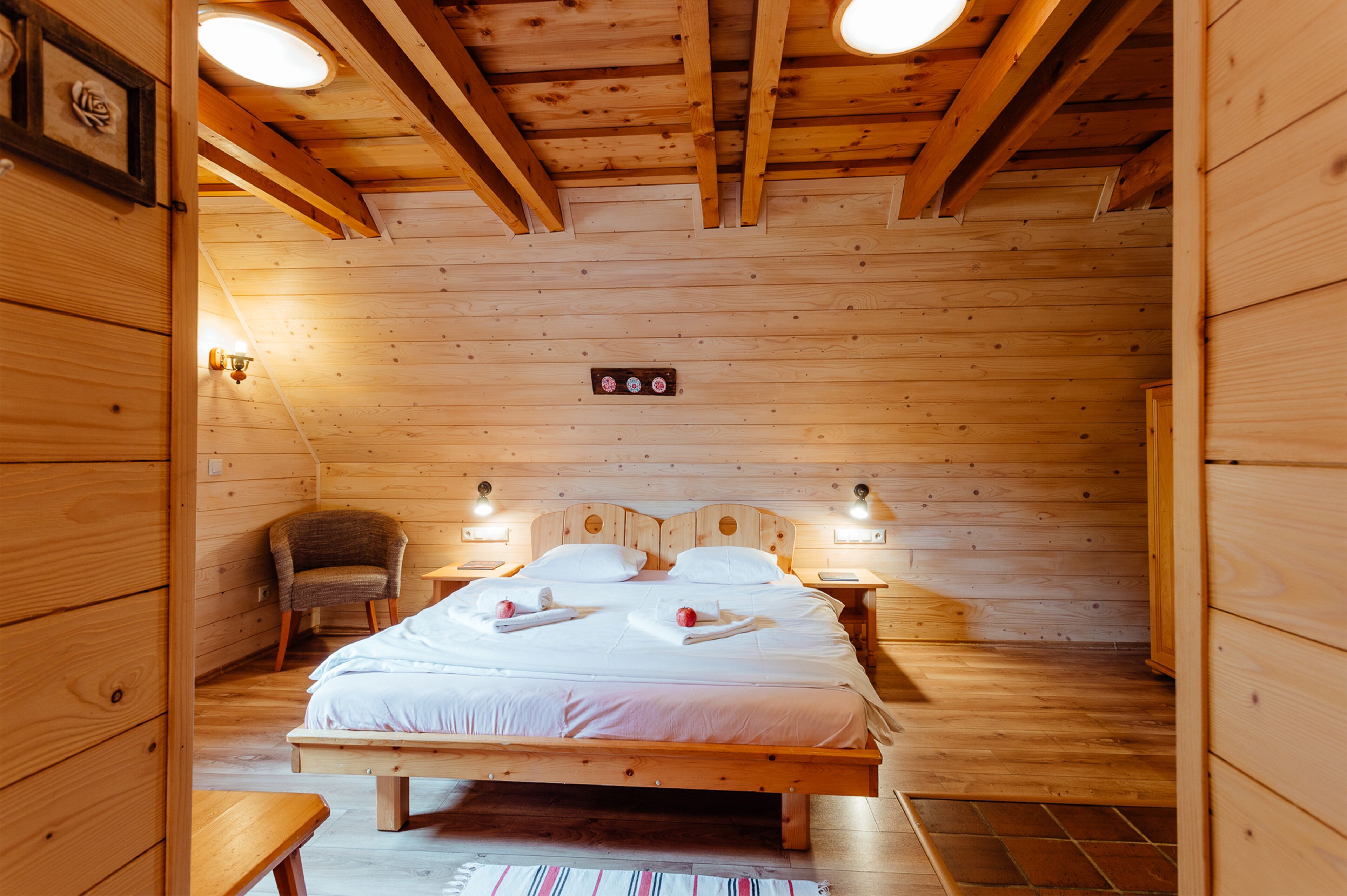 Ropa de cama hipoalergénica, cunas, wifi gratis y ropa de cama 