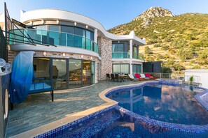 Front of property - Villa Zirve-Hill Villas Kalkan (Kas)