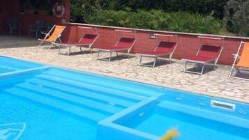 Piscina stagionale all'aperto