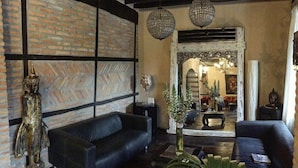 Lobby sitting area - La Casona de Rudaguera (Alfoz de Lloredo)