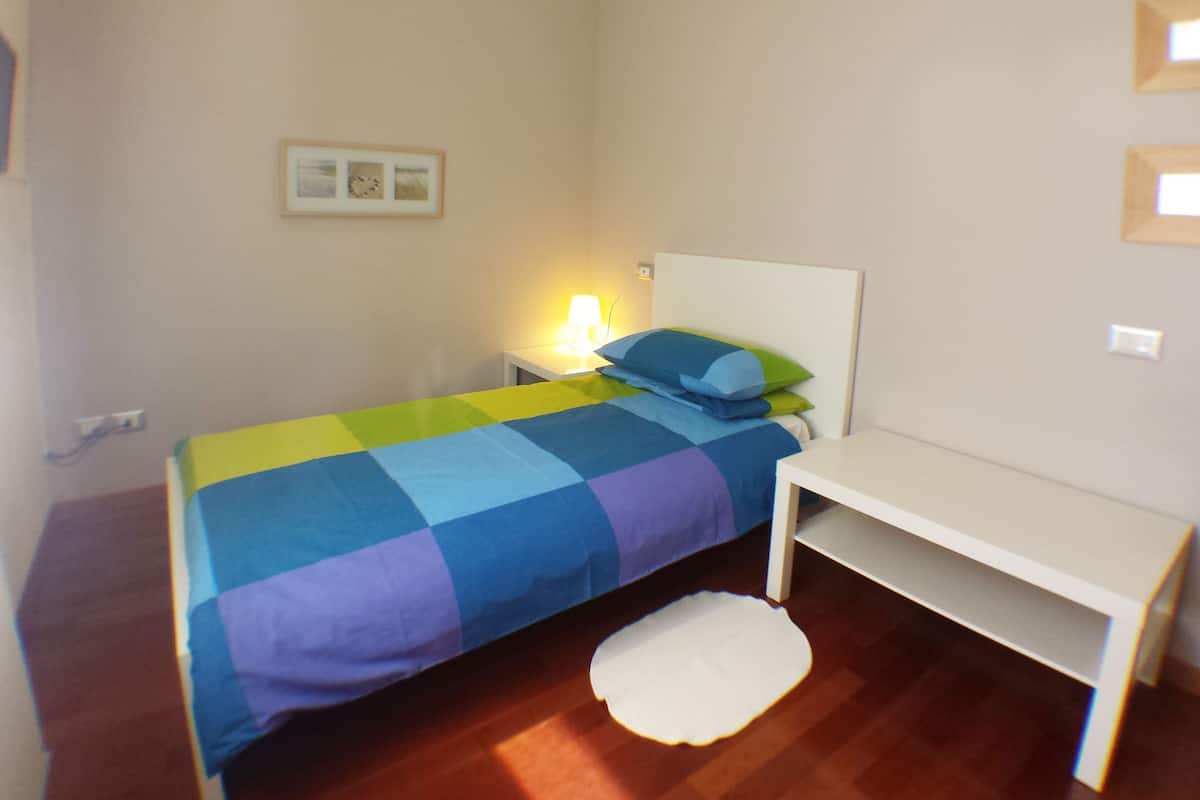 Habitación individual estándar, baño privado (External) | Camas supletorias, wifi gratis, ropa de cama