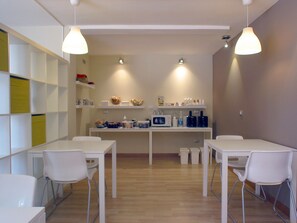 Free daily buffet breakfast  - Bed and Breakfast Villa Sofia (Ponzano Veneto)