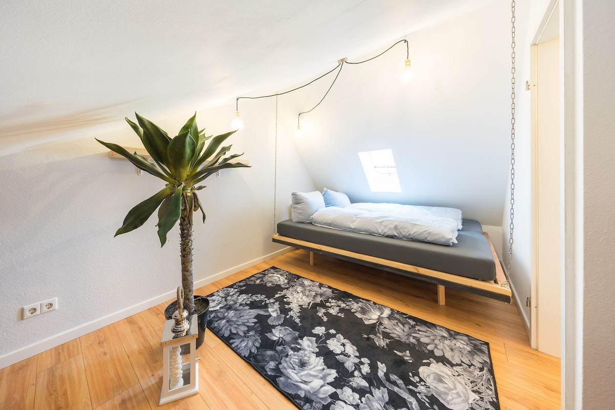 Habitación, 2 habitaciones (2. OG links) | Escritorio, tabla de planchar con plancha, wifi gratis