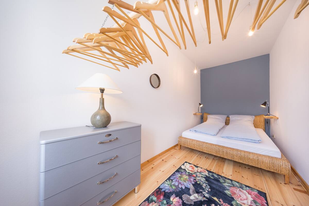 Apartamento, 2 habitaciones (1. OG links) | Escritorio, tabla de planchar con plancha, wifi gratis