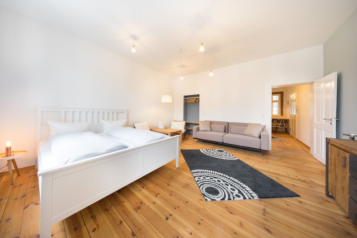 Apartamento, 2 habitaciones (1. OG rechts) | Escritorio, tabla de planchar con plancha, wifi gratis