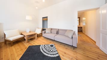 Apartamento, 2 habitaciones (1. OG rechts) | Decoración individual, mobiliario individual, escritorio